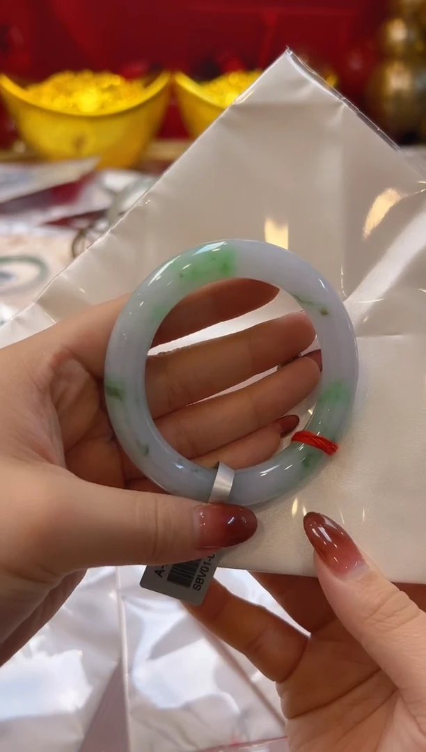 【闪购商品】翡翠手镯未镶嵌天然翡翠A货