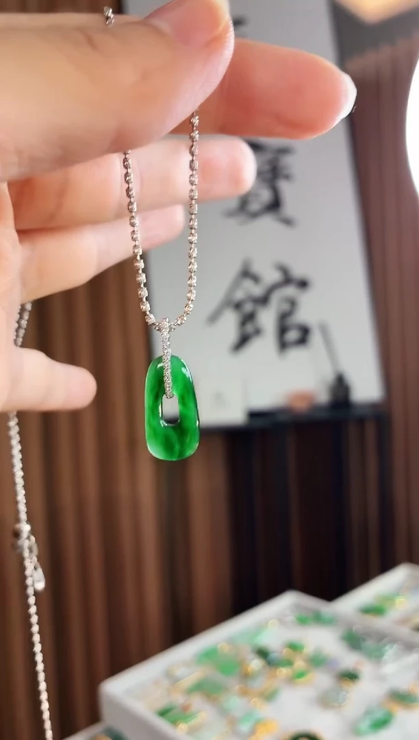 吊坠(不含链)18K金镶嵌翡翠吊坠