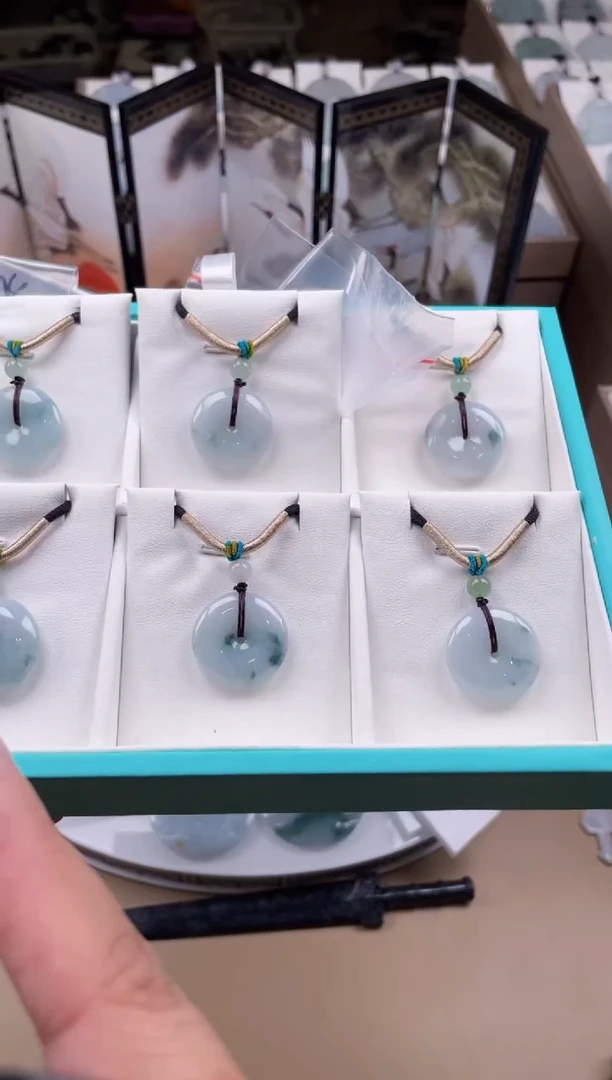 【闪购商品】翡翠颈饰未镶嵌天然缅甸A货翡翠多样性发一扣45