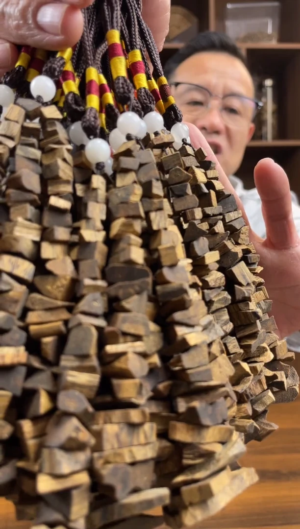 沉香沉香碎屑奇楠沉香车挂一串