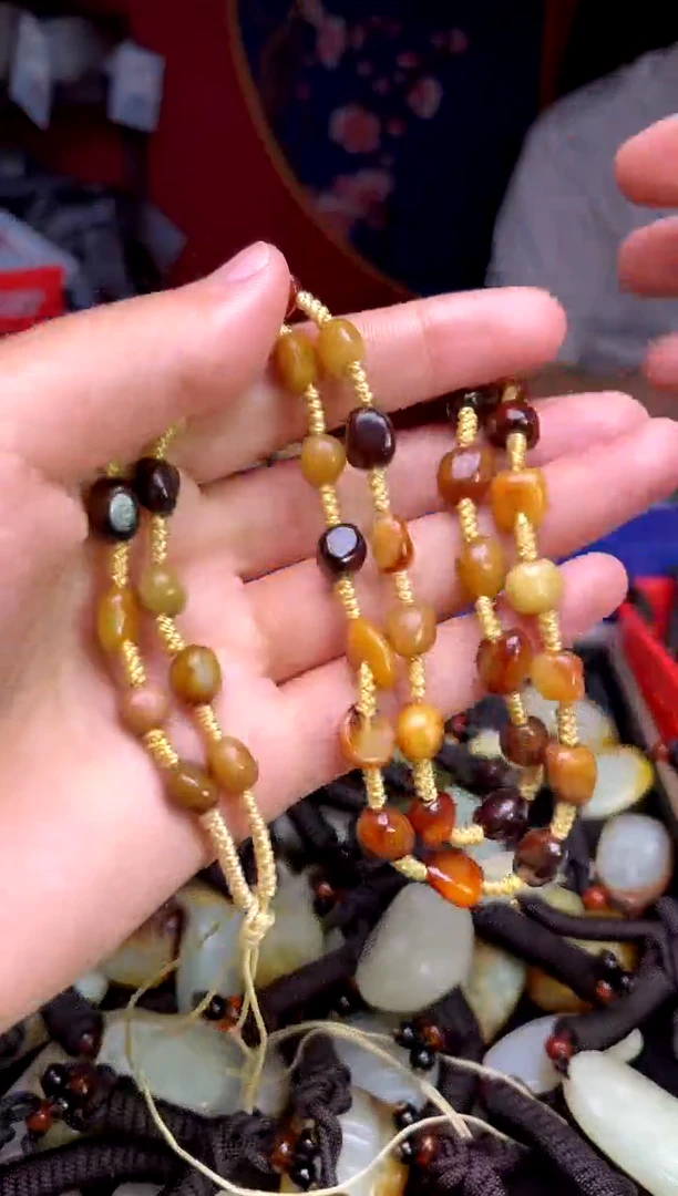 和田玉未镶嵌颈饰1