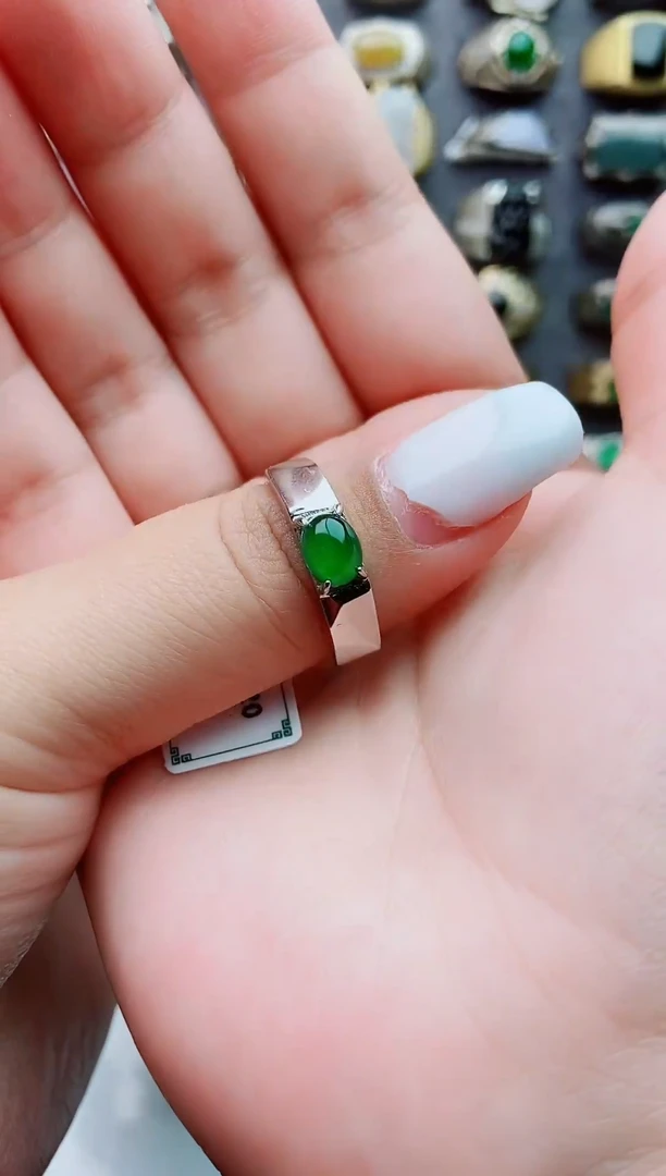 银S925镶嵌戒指翡翠禾****?天然翡翠男戒