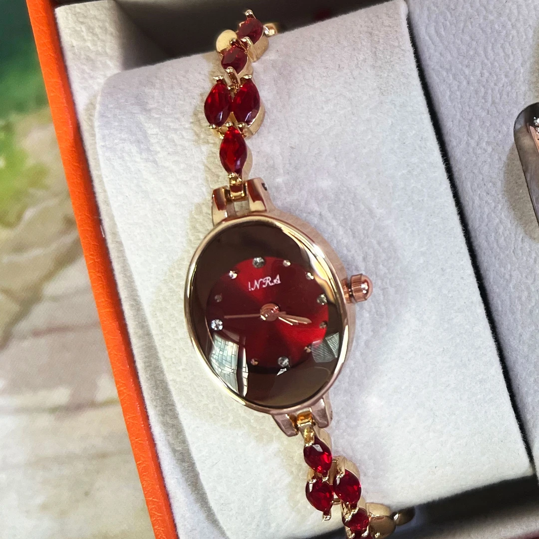 新款·大红枫叶精致椭圆形小手链女士腕表8830 H