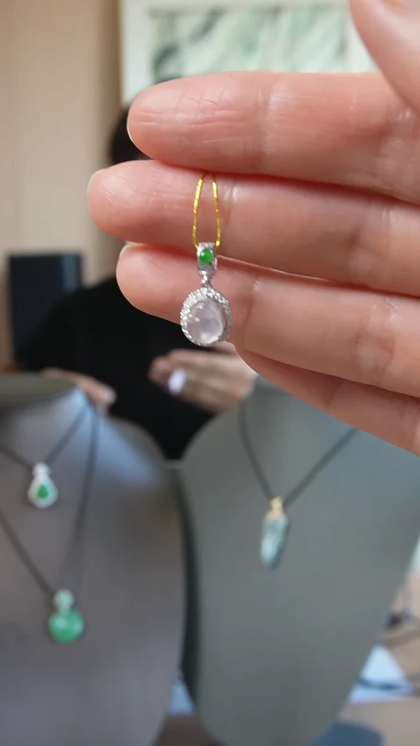 【闪购商品】翡翠颈饰18K金镶嵌天然缅甸翡翠吊坠