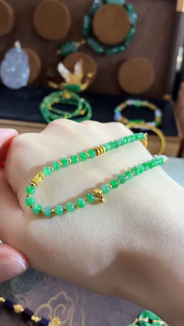 18K金镶嵌手链翡翠手饰