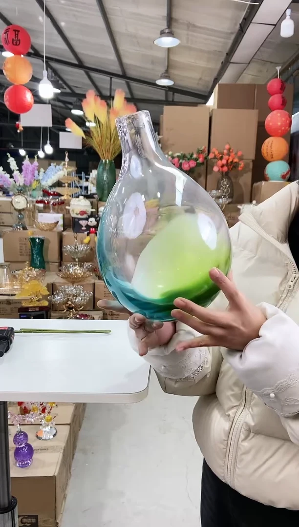 【闪购商品】玻璃双色花瓶