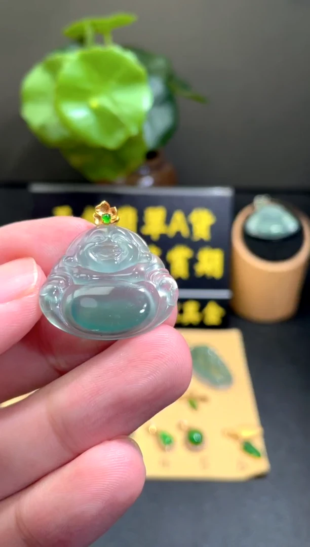 颈饰18K金镶嵌翡翠翡翠A货