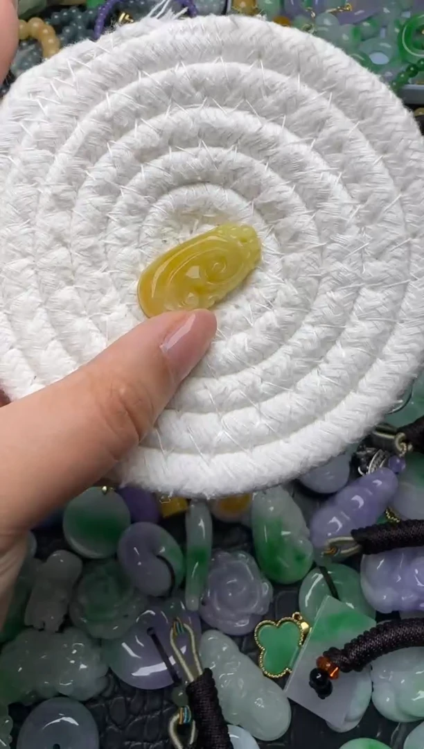 颈饰未镶嵌翡翠缅甸翡翠吊坠
