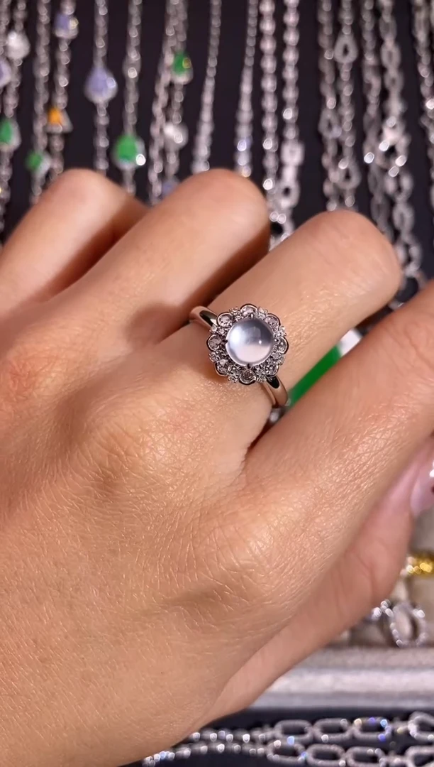 18K金镶嵌戒指翡翠戒指