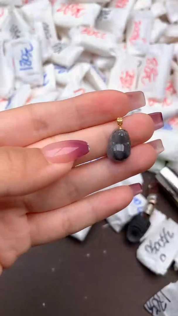 【闪购商品】翡翠挂件18K金镶嵌—