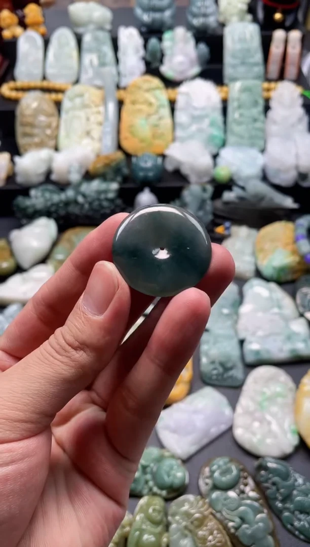 颈饰未镶嵌翡翠9  天然翡翠a货  平安扣