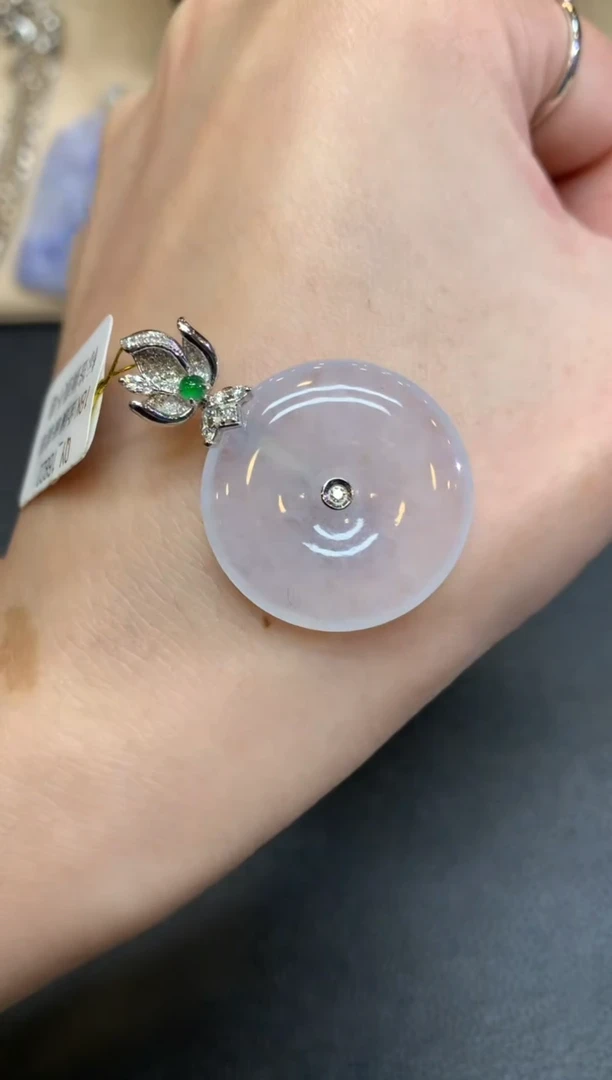 【闪购商品】翡翠颈饰18K金镶嵌平安扣【无服务费】