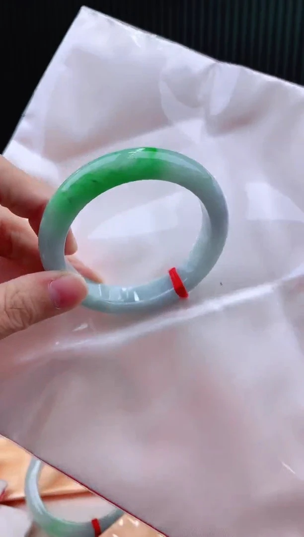 未镶嵌手镯翡翠55+