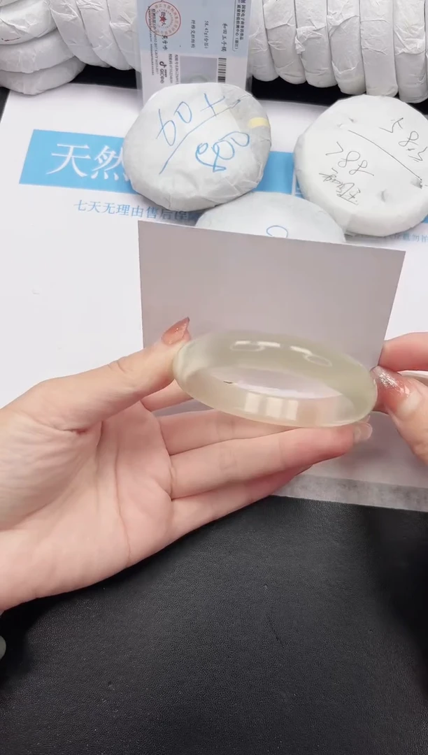 未镶嵌手镯石英质玉180-57.