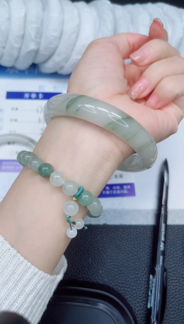 石英质玉手镯未镶嵌174-61.9