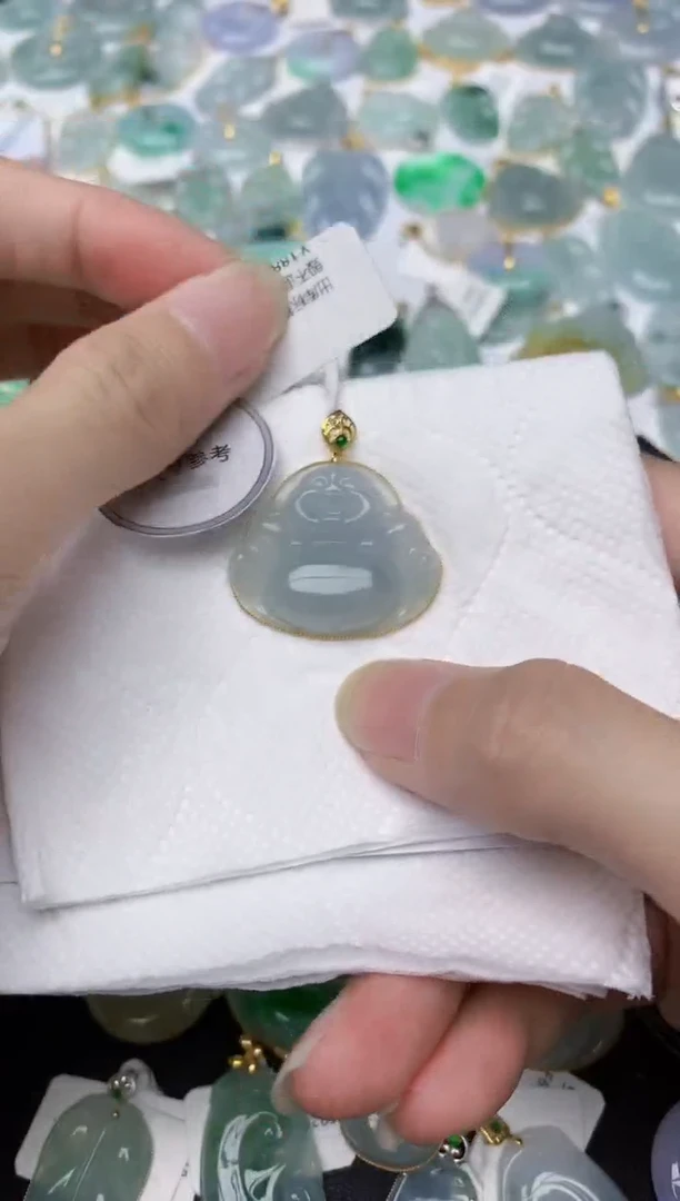 翡翠18K金镶嵌颈饰天然A货翡翠