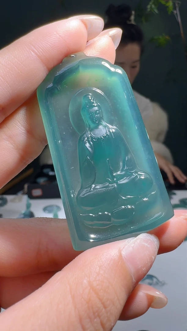 【闪购商品】翡翠颈饰未镶嵌天然A货翡翠观音