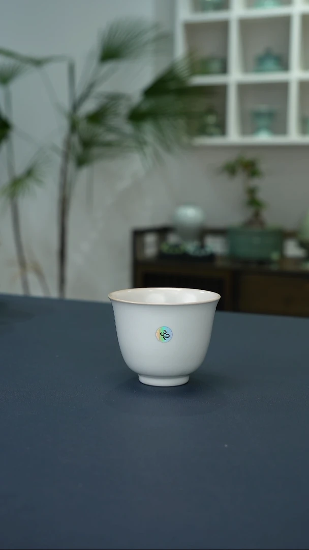 瓷片32号月白铃铛杯大暇简包    洁