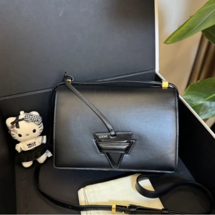 95新 LOEWE/罗意威 唐唐/手提包/15990886