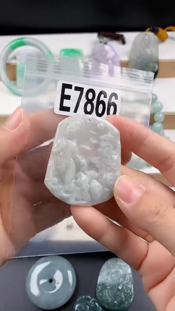 颈饰未镶嵌翡翠天然翡翠吊坠挂件