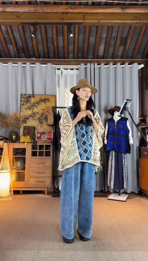 倩*设计师款白色绘画斗篷