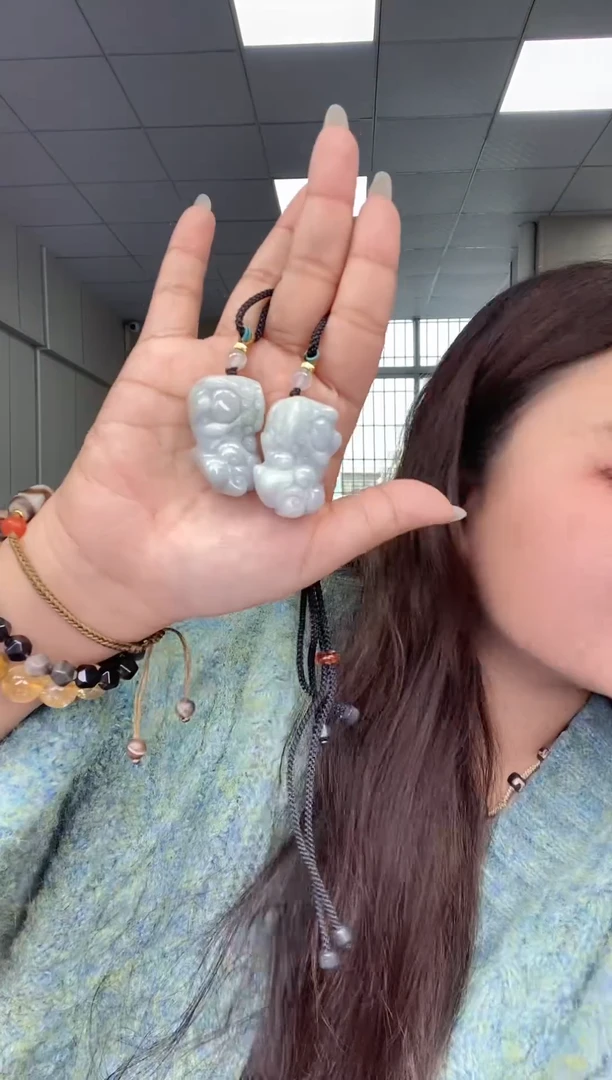 【闪购商品】翡翠颈饰未镶嵌CZH562发一对