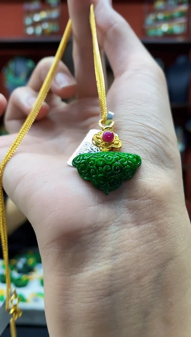 颈饰未镶嵌翡翠吊坠