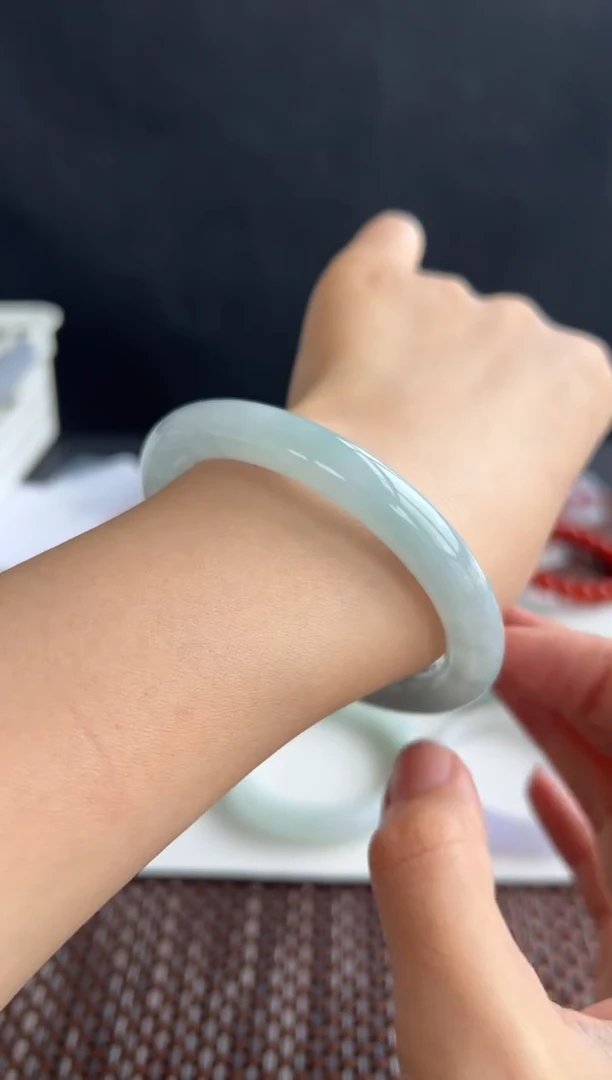 翡翠手镯未镶嵌49号57.4*9.1*9.3