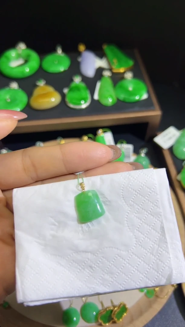 【闪购商品】翡翠颈饰18K金镶嵌Q缅料A货翡翠/支持复检/一件