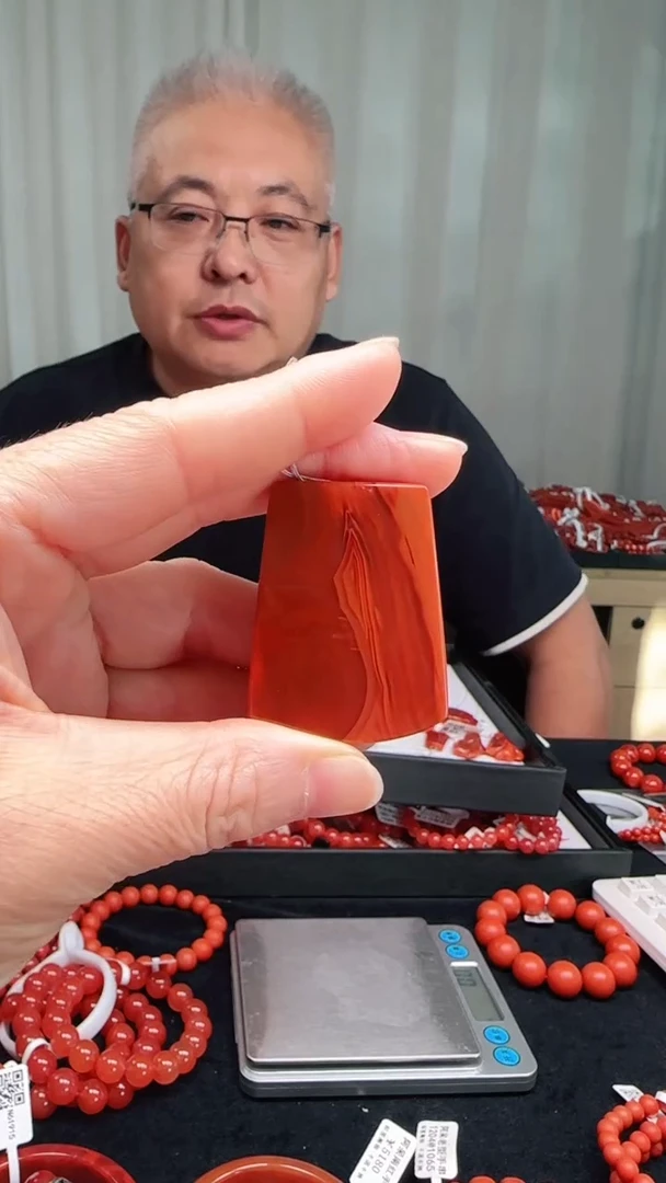 未镶嵌多样性发一件南红玛瑙南红瓦西吊坠