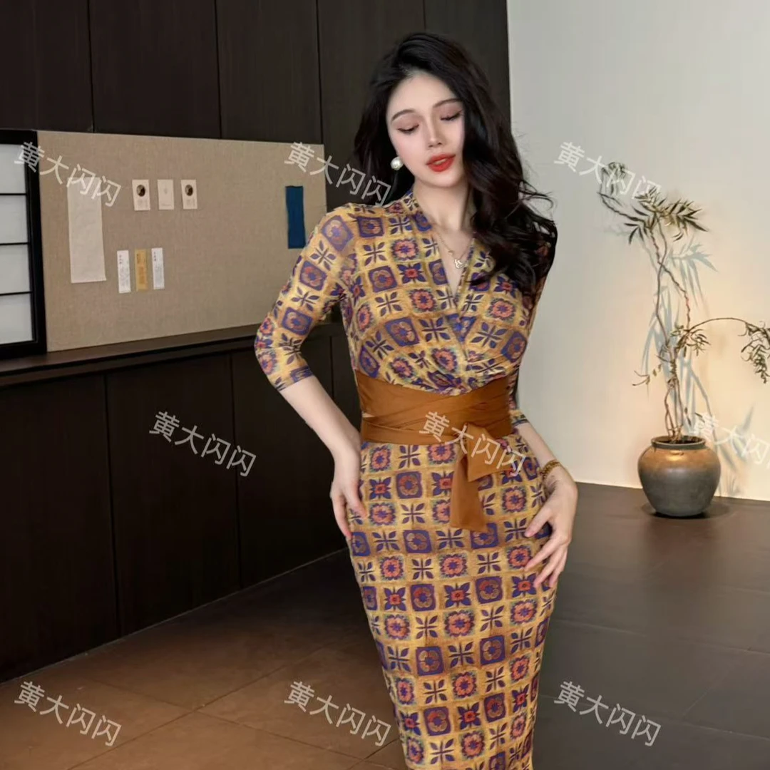 【新店请到黄大闪闪女装店1号】(有钱花)纯欲长款性感连衣裙SSF2399