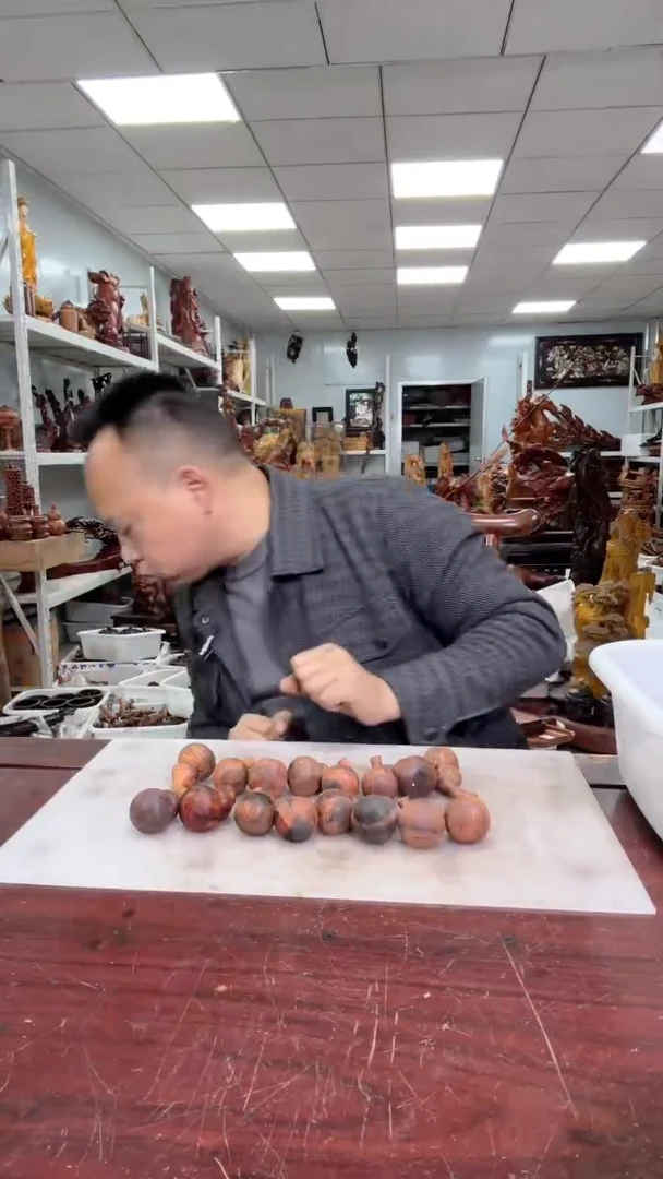 【闪购商品】花梨木类木雕工艺品8888888