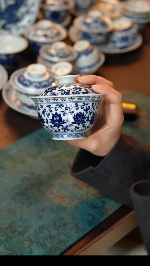 其他陶瓷缠枝连压手器型盖碗