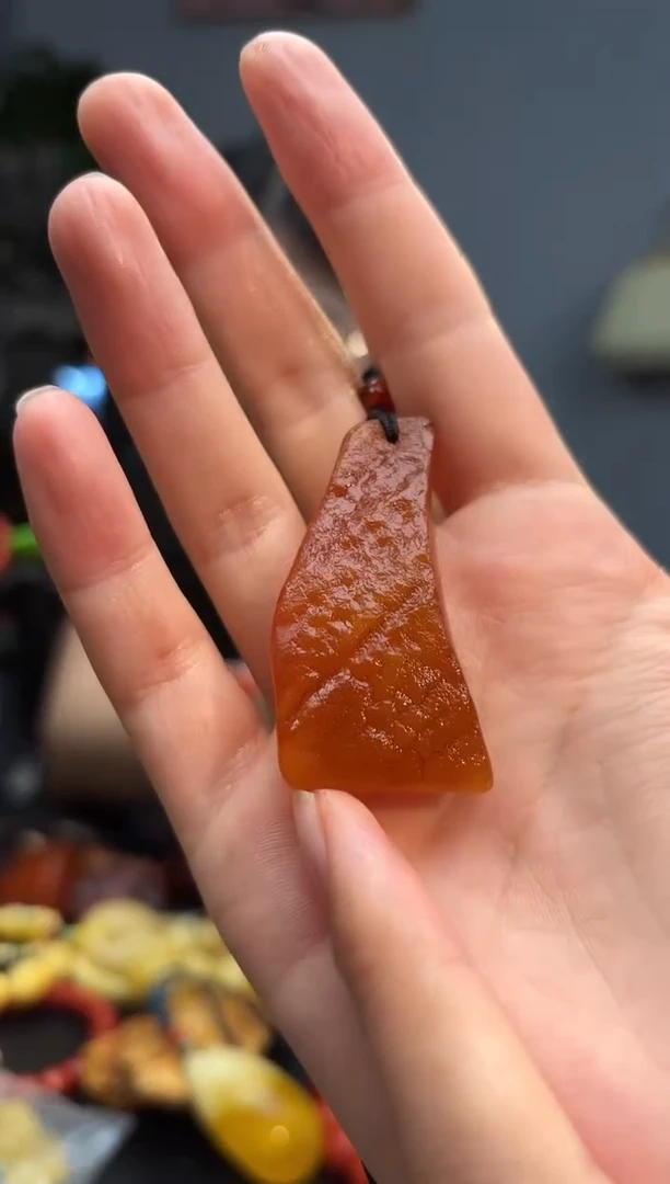 琥珀颈饰未镶嵌吊坠