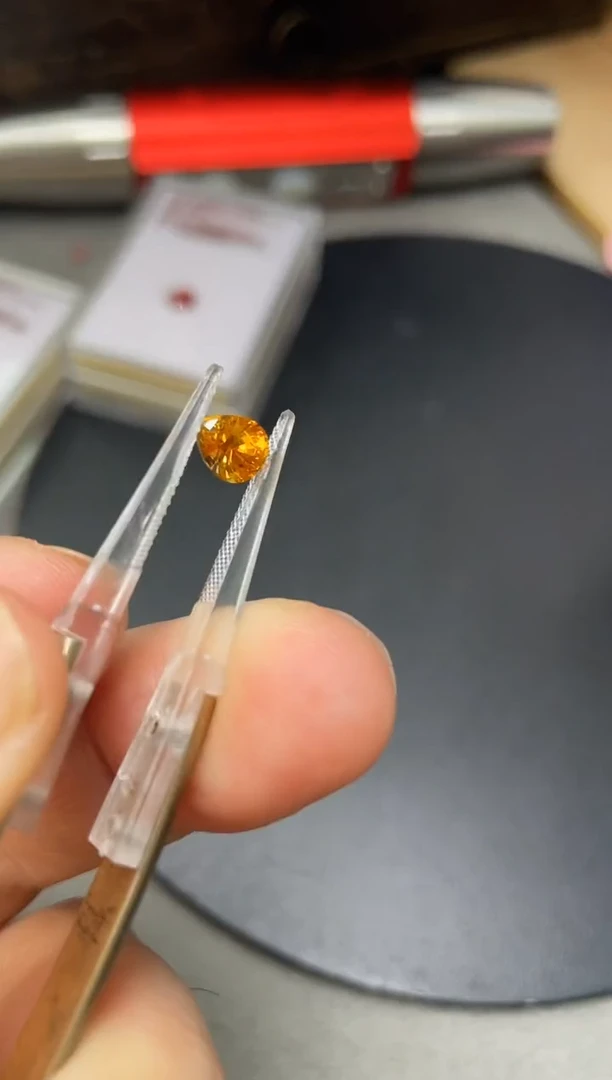 裸石蓝宝石1克拉黄色蓝宝石