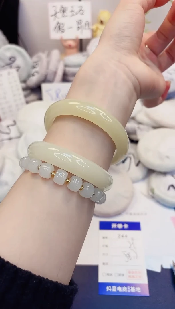 【闪购商品】石英质玉手镯未镶嵌244-晴水-圈口58