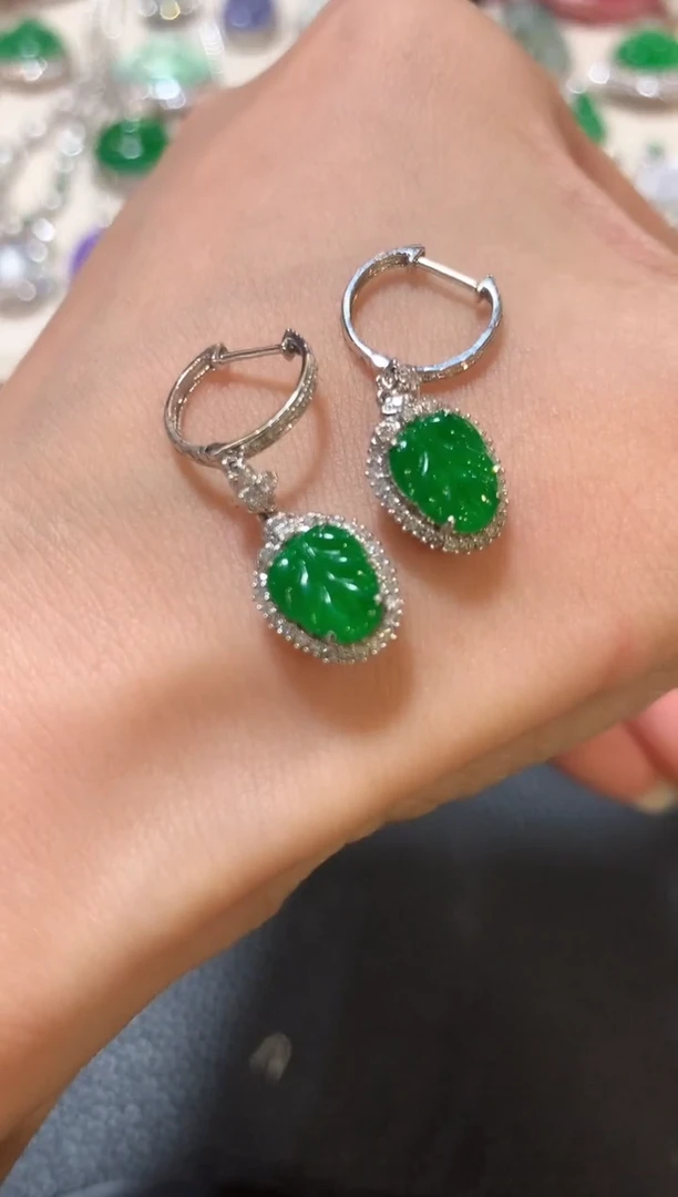 18K金镶嵌翡翠耳饰m68