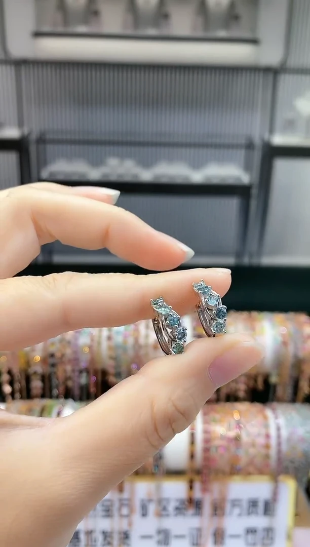 银S925镶嵌耳扣碧玺6666666666