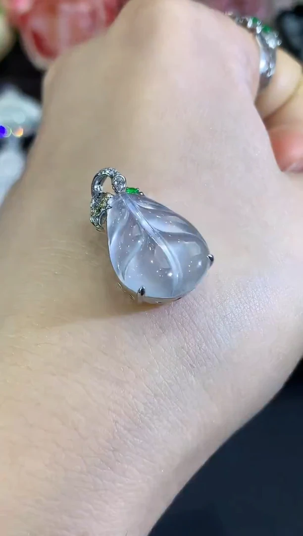 吊坠(不含链)18K金镶嵌翡翠B199