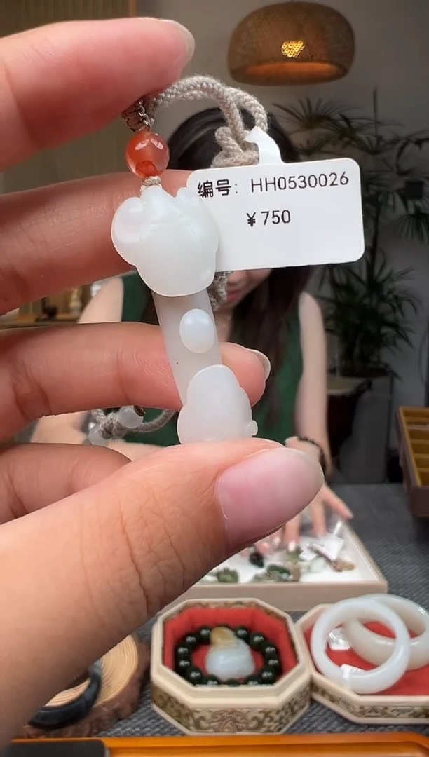 和田玉未镶嵌颈饰吊坠HH