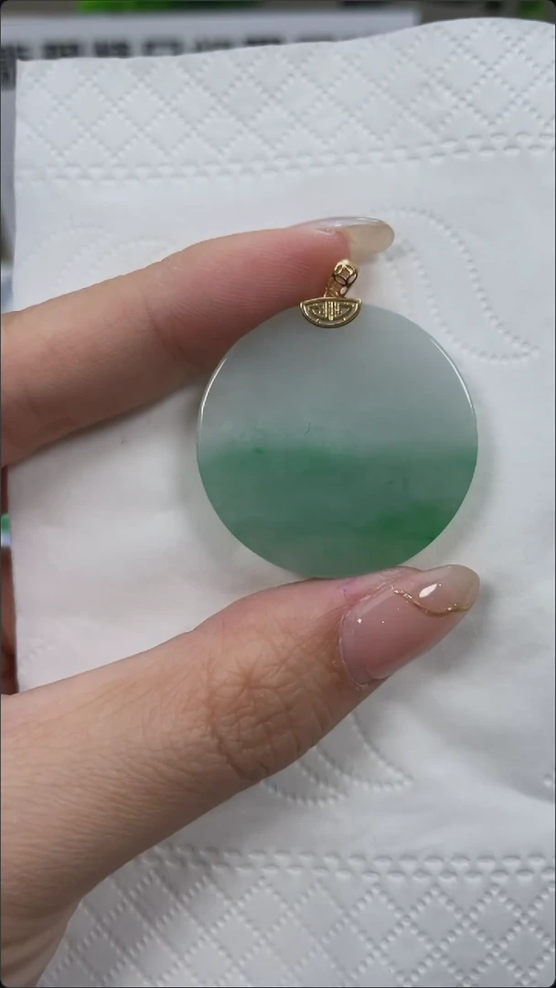 翡翠18K金镶嵌颈饰天然缅甸A货翡翠18k金镶嵌吊坠