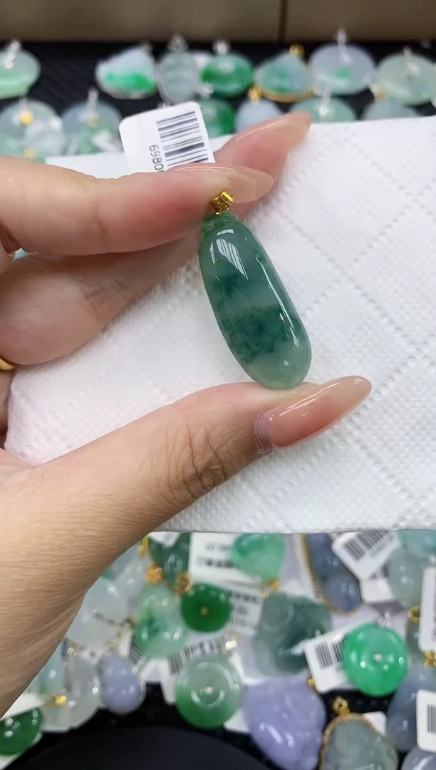 颈饰18K金镶嵌翡翠11111111111