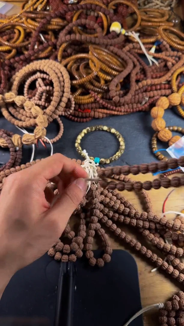 金刚菩提吊坠教科书老树梅花手持