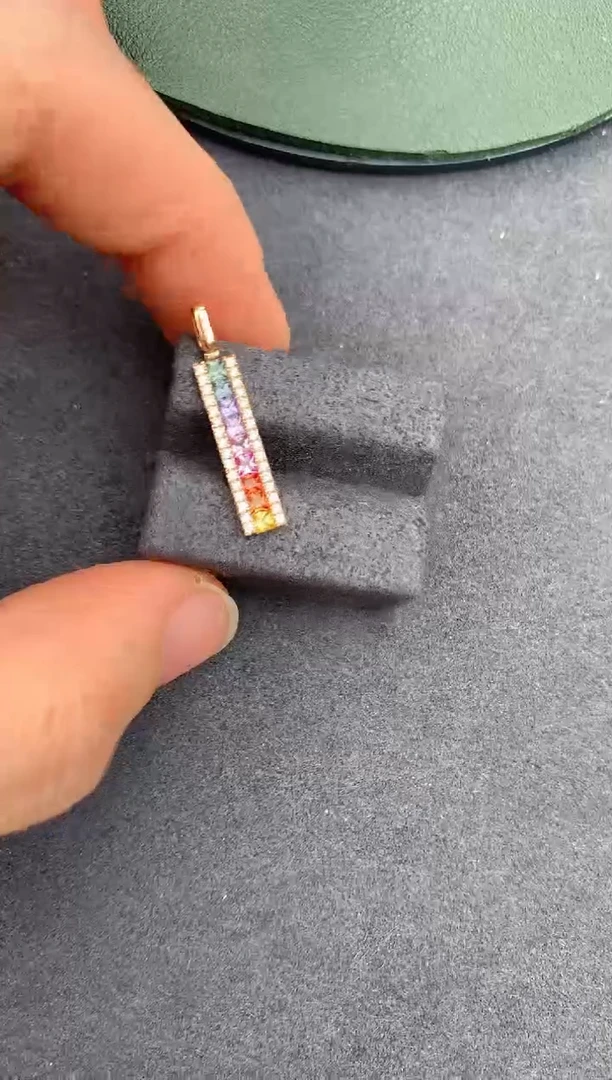 【闪购商品】彩色蓝宝石颈饰18K金镶嵌48分彩蓝宝吊坠