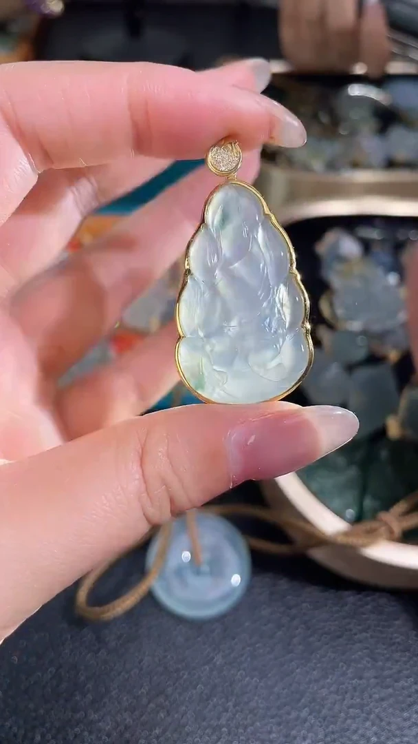 颈饰银S925镶嵌翡翠2026123101多样性发一