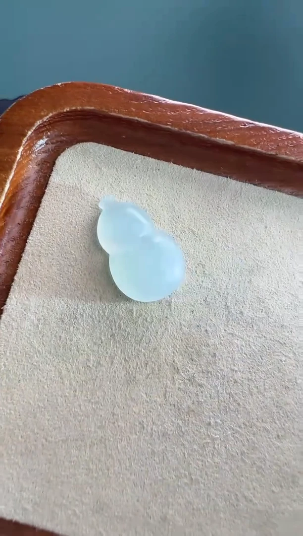 未镶嵌定制翡翠白冰葫芦