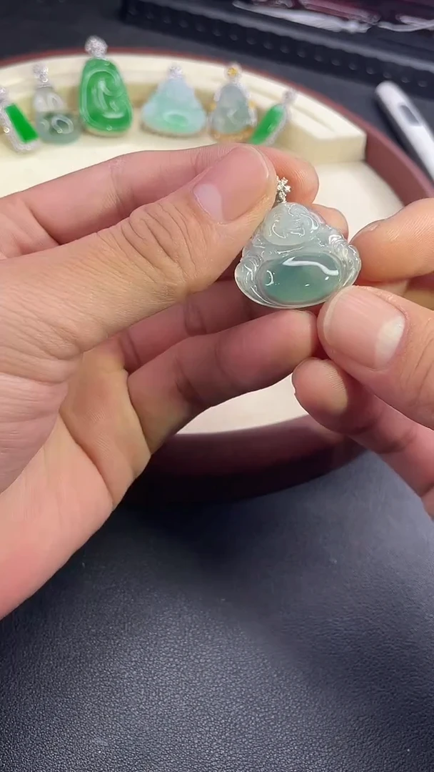 【闪购商品】翡翠颈饰18K金镶嵌吊坠