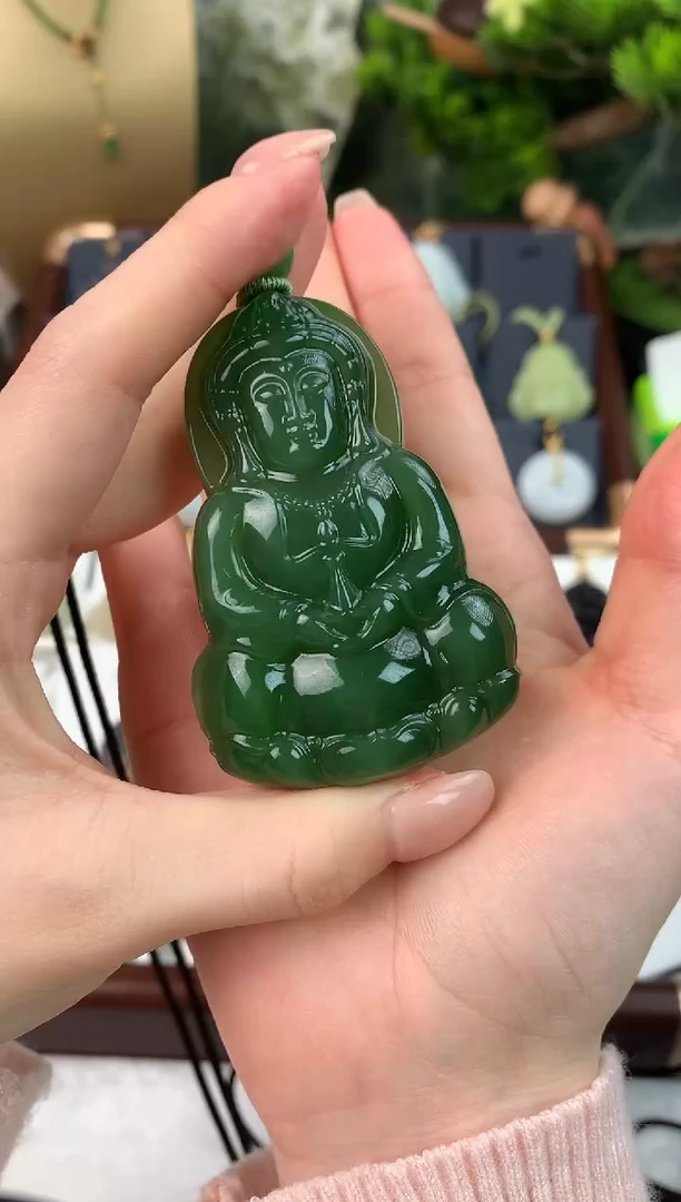 颈饰未镶嵌和田玉吊坠