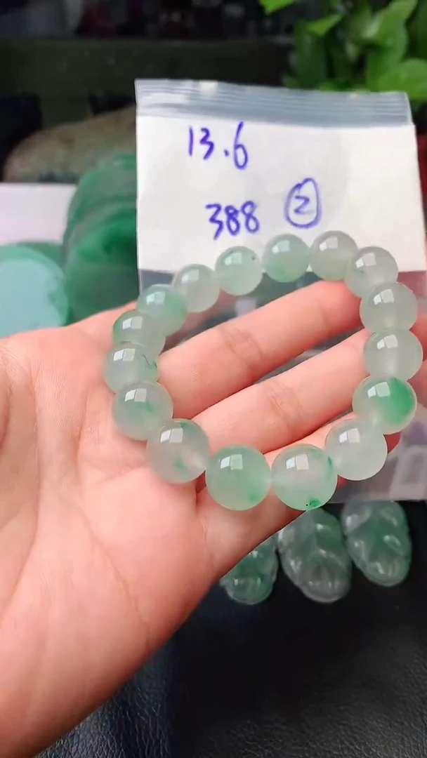 定制石英质玉（非洲翠）手串13.6mm