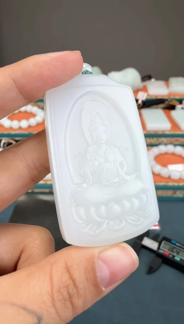 颈饰未镶嵌和田玉1